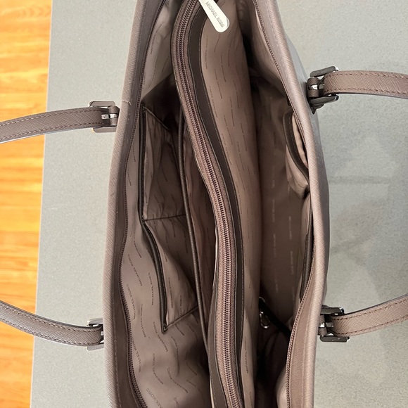 Michael Kors Handbag - Picture 4 of 6